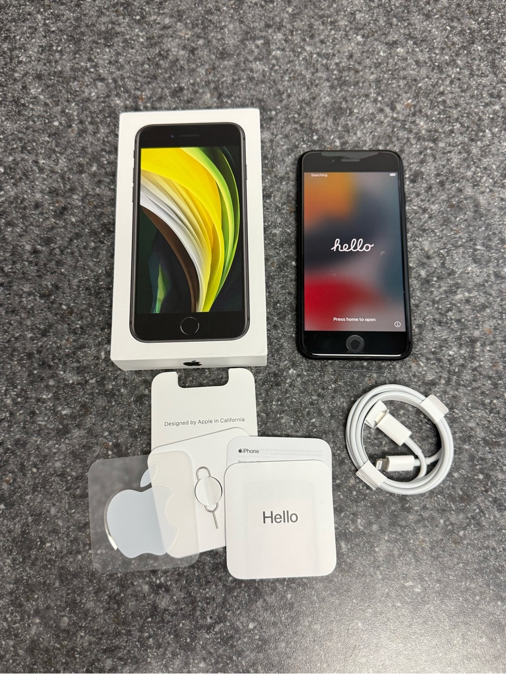 NEW Apple iPhone SE 2020 64GB Black Cricket Wireless (Carrier Locked) MHGELL/A